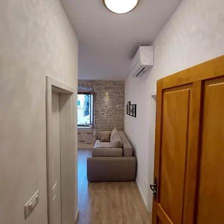 Apartment Palace *