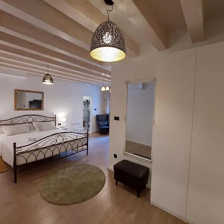 Palace 公寓 希贝尼克