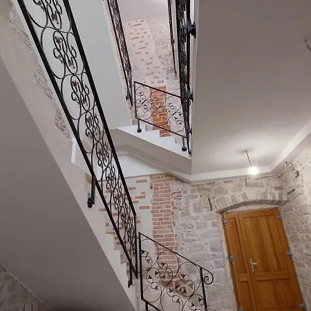 Apartment Palace