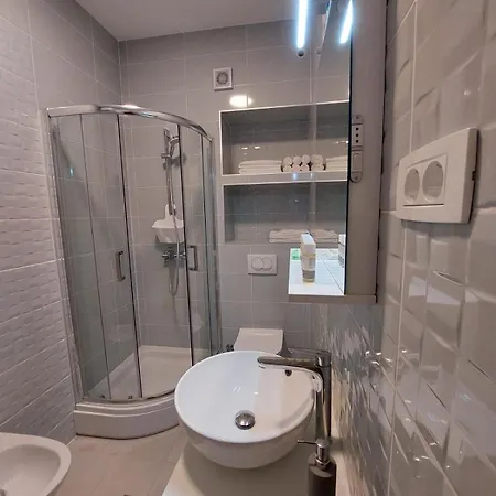 Palace Apartment *