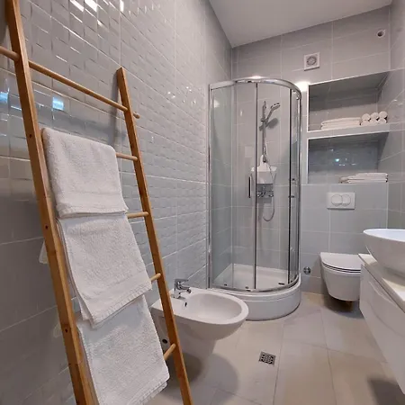 Palace * 希贝尼克