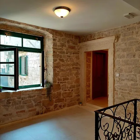 Apartment Palace